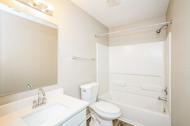 Building Photo - 8038 Retreat Ln