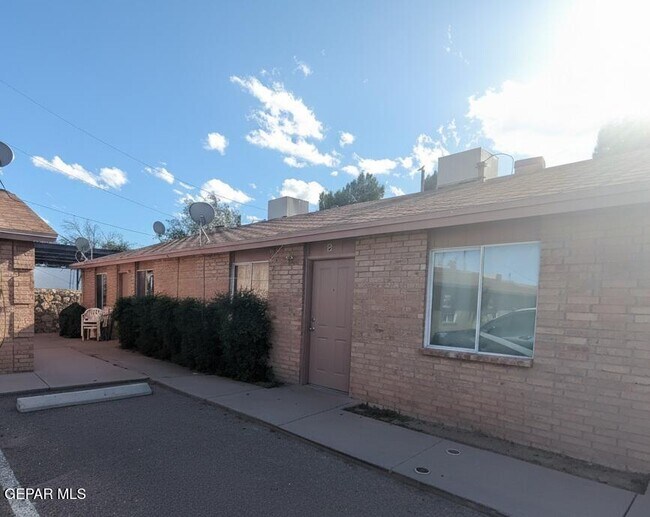 Building Photo - 7142 Dale Rd