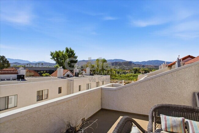 Building Photo - 18006 River Cir