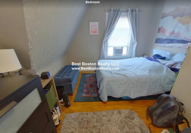 Building Photo - 26 Marathon St