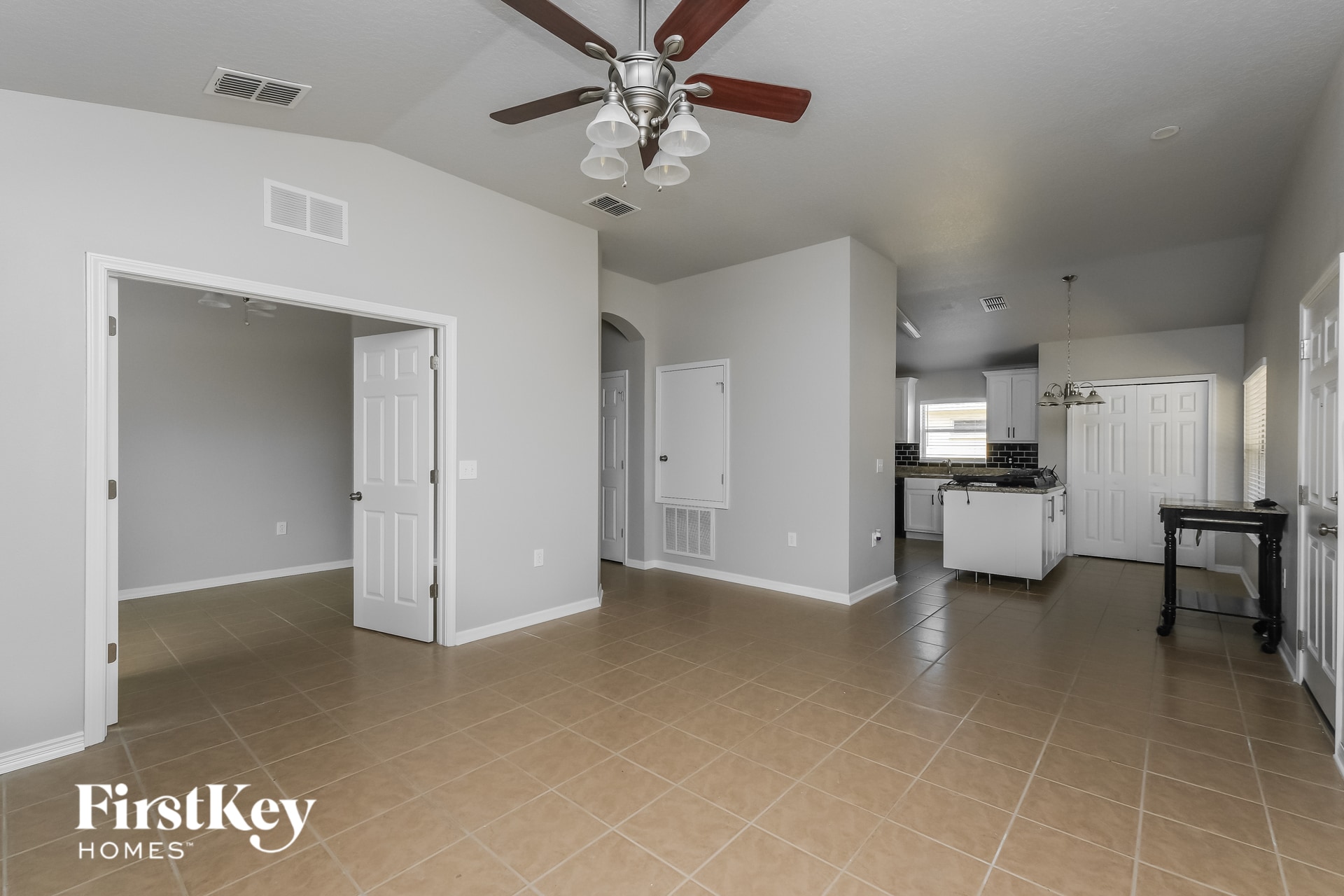 Building Photo - 9728 Highland Ridge Dr