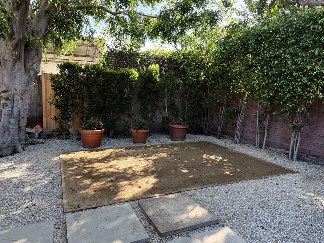 Building Photo - 8714 Rangely Ave