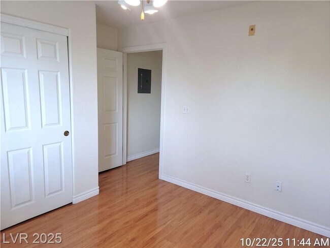 Building Photo - Inviting Green Valley Condo with Dual Balc...