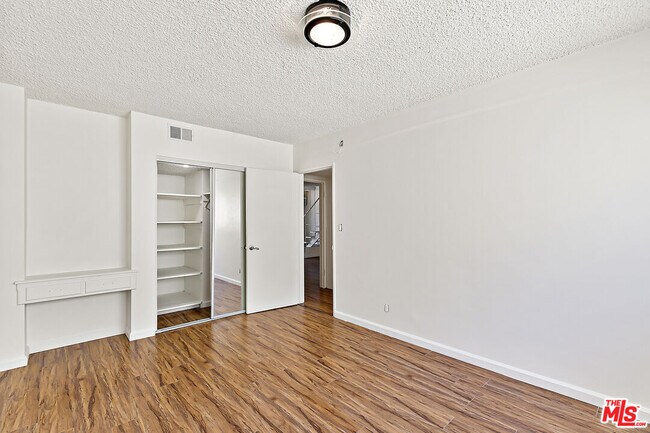 Building Photo - 2332 S Beverly Glen Blvd