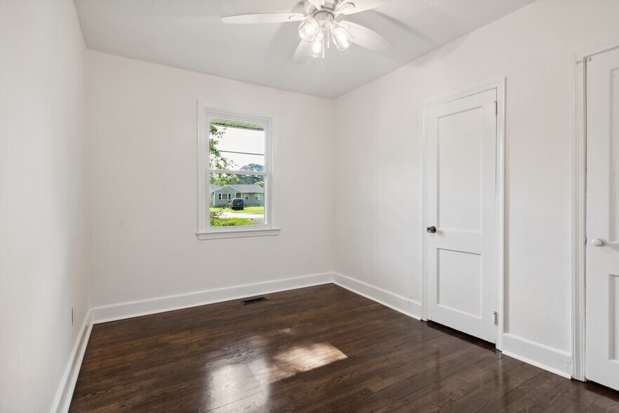 Building Photo - 577 Harpersville Rd