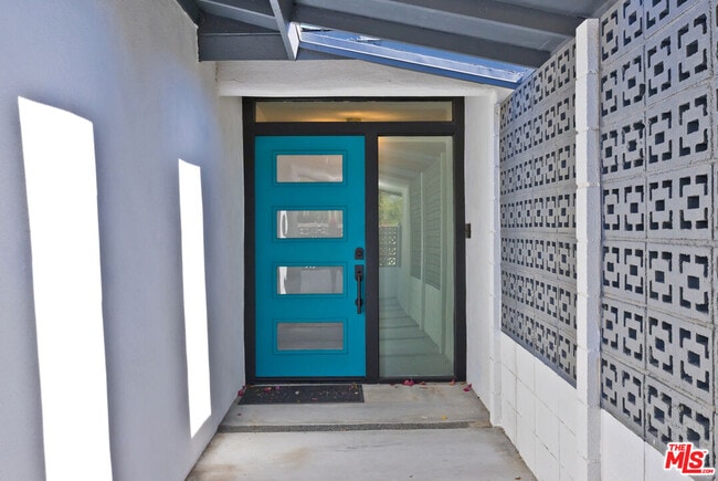 Building Photo - 2660 N Farrell Dr