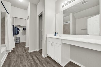 Building Photo - 3022 Sandpiper Dr