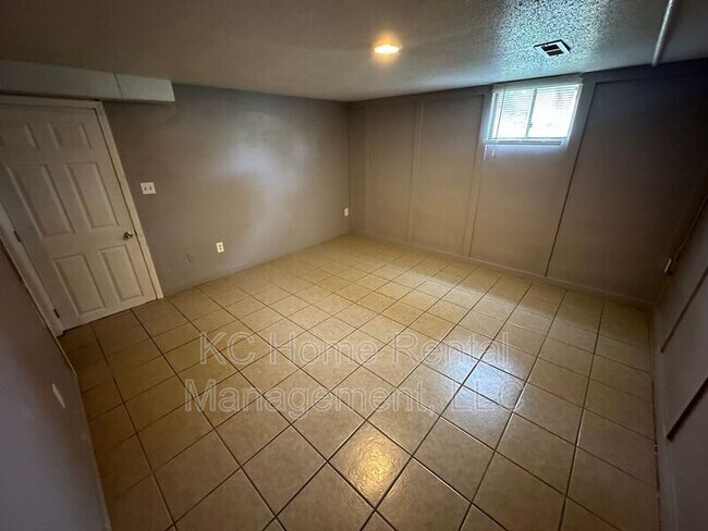 Building Photo - 420 N Jennings Rd