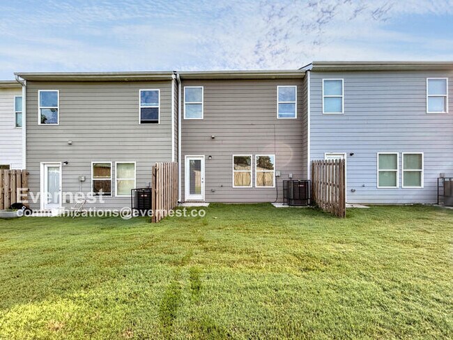 Building Photo - 303 Rolling Grn Dr NW