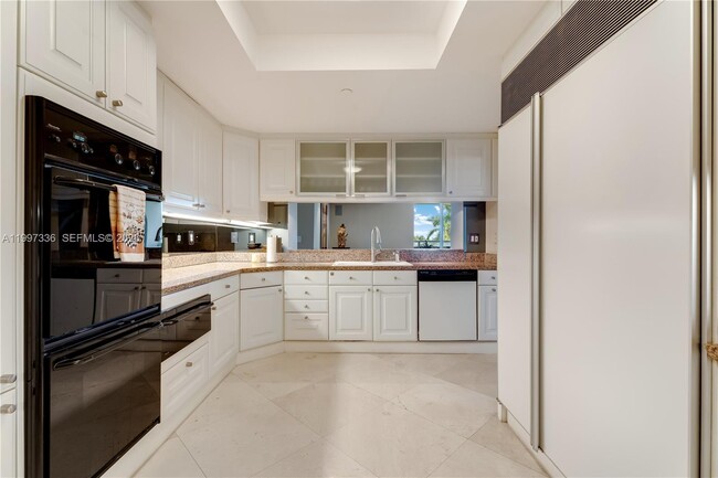 Building Photo - 445 Grand Bay Dr