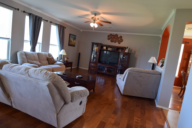 Building Photo - 2523 Red Fern Dr