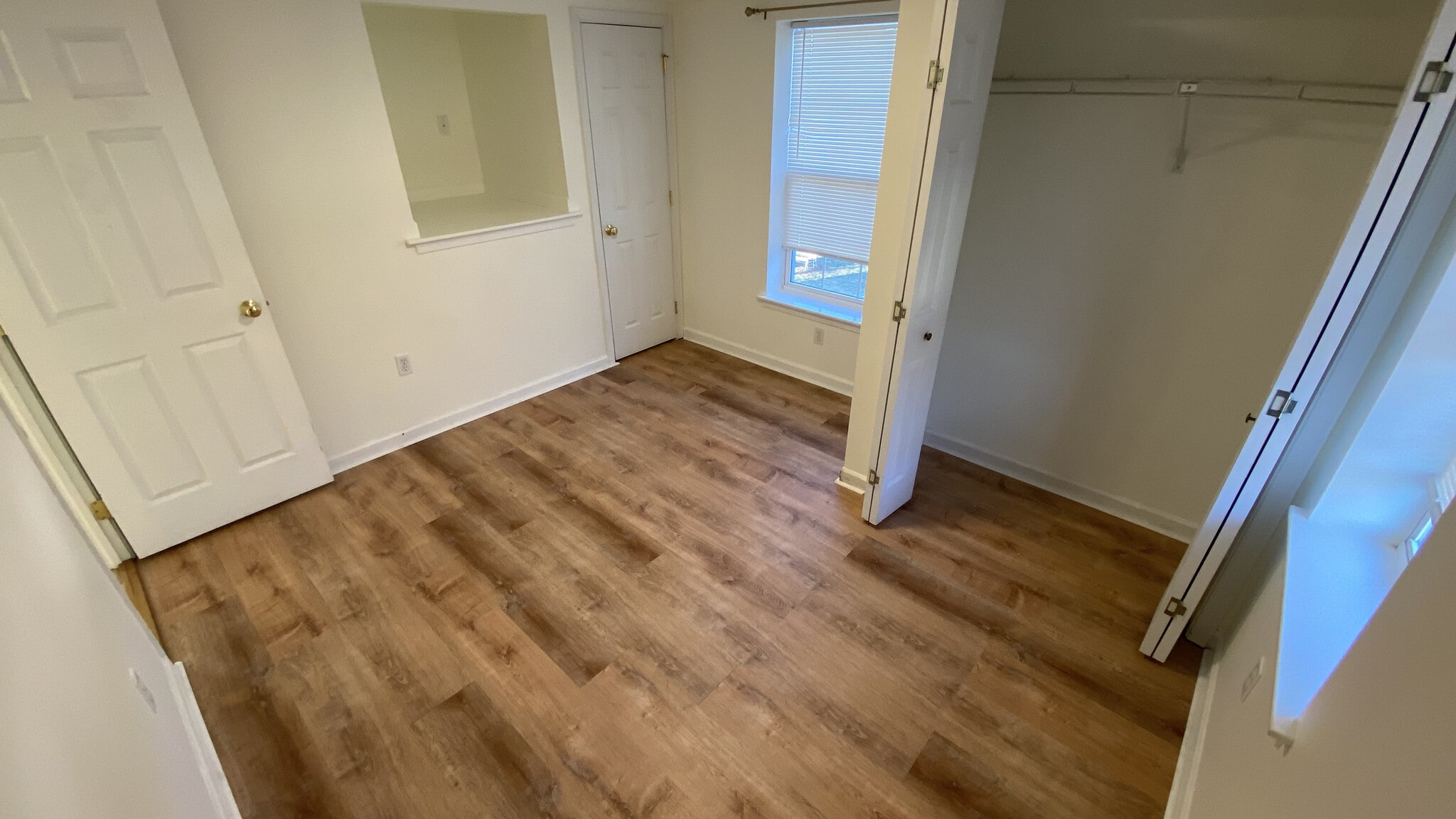 Building Photo - 1294 N Mountain Rd