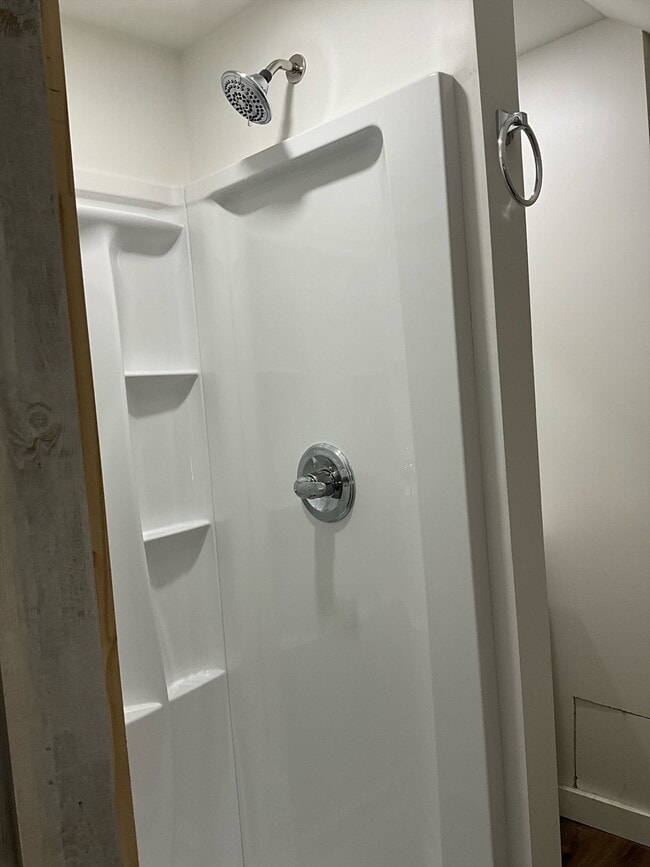 Building Photo - 8 Woodland Ct