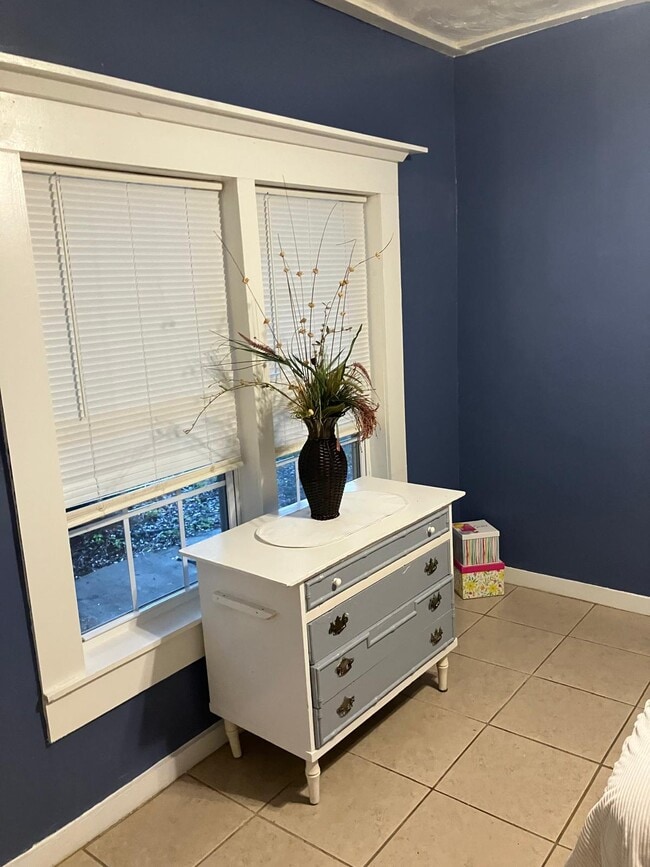 Building Photo - 2328 Union St