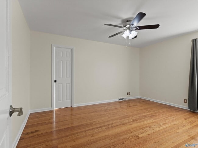 Building Photo - 826 Eldorado Ave SE