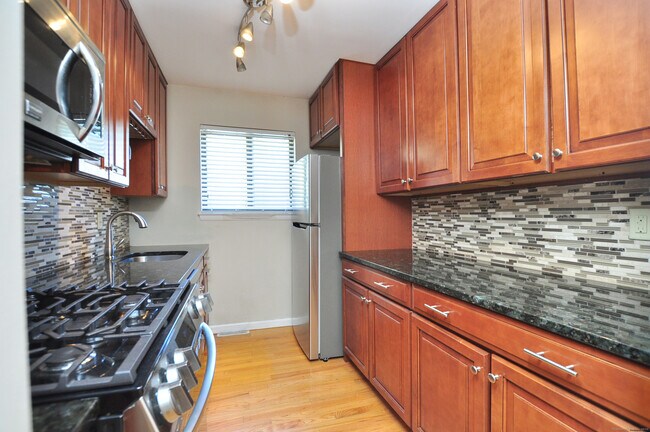 Building Photo - 305 Timber Ln