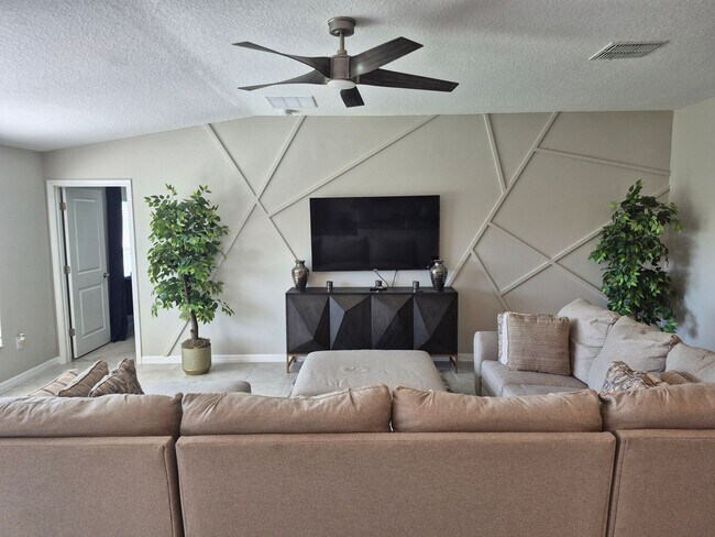 Building Photo - Meticulously maintained home in desirable Cypress Mill