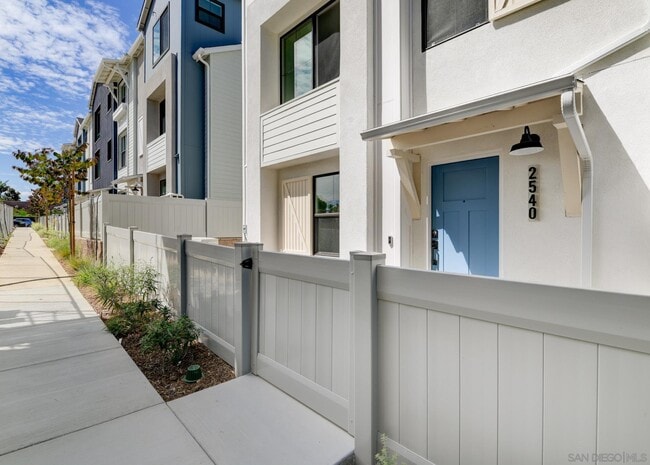 Building Photo - 2540 Chamomile Ln