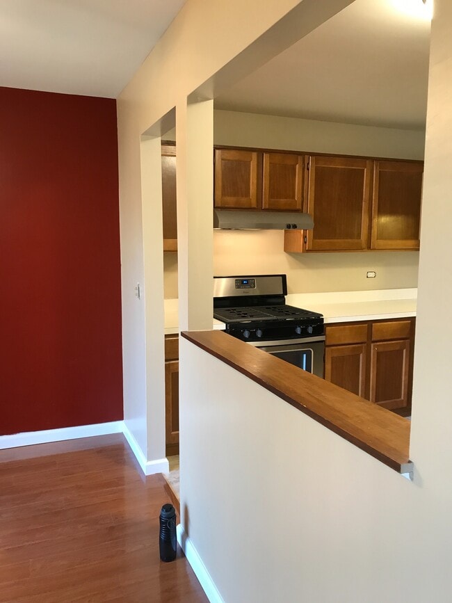 Building Photo - 7010 Newport Dr