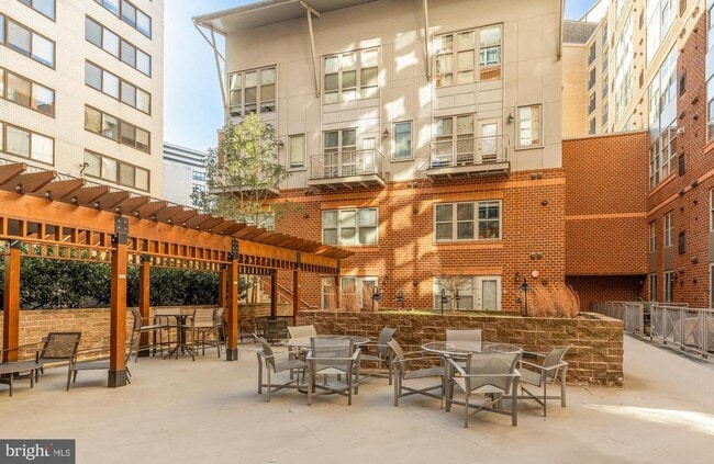 Building Photo - 1300 N St NW
