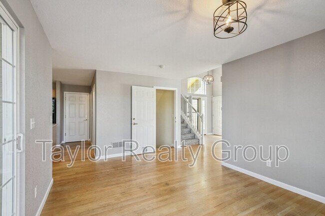 Building Photo - 22951 E Roxbury Dr