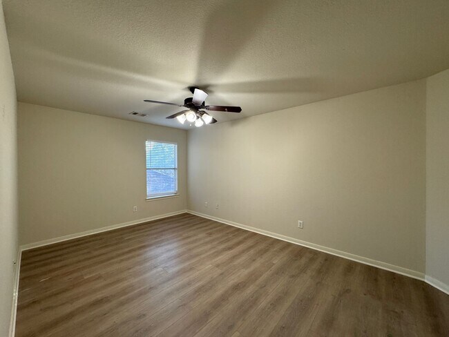 Building Photo - 34 N Montfair Park Cir