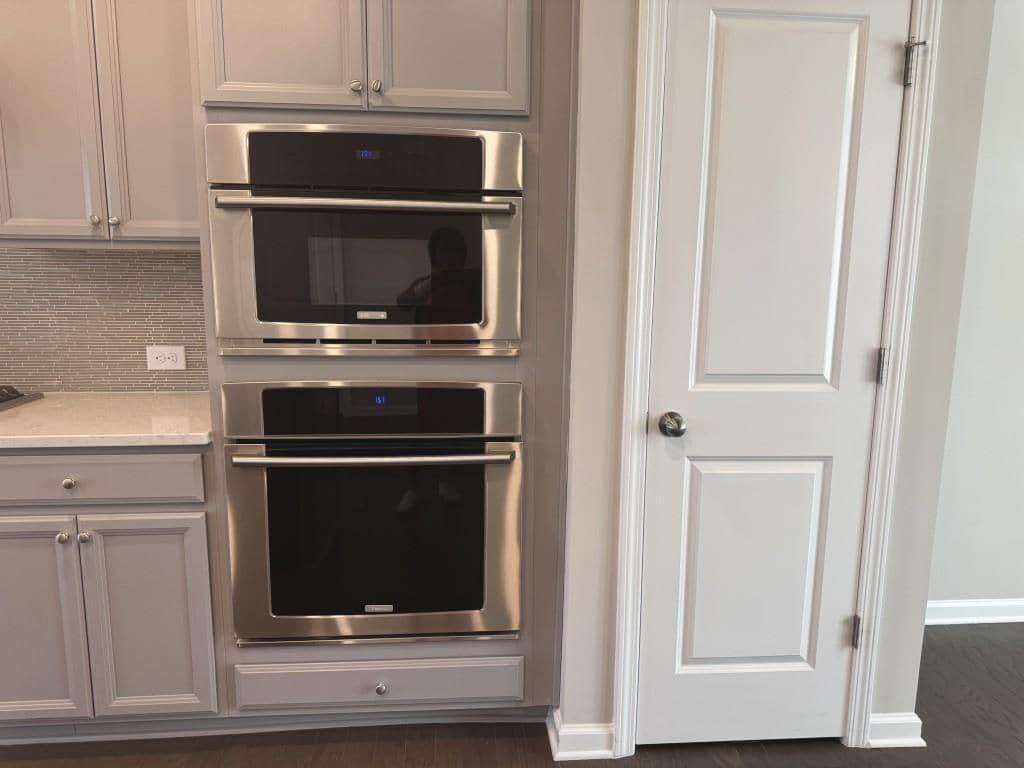 Building Photo - 381 Northaven Ave