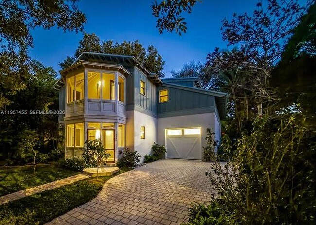 Building Photo - 2330 Overbrook St