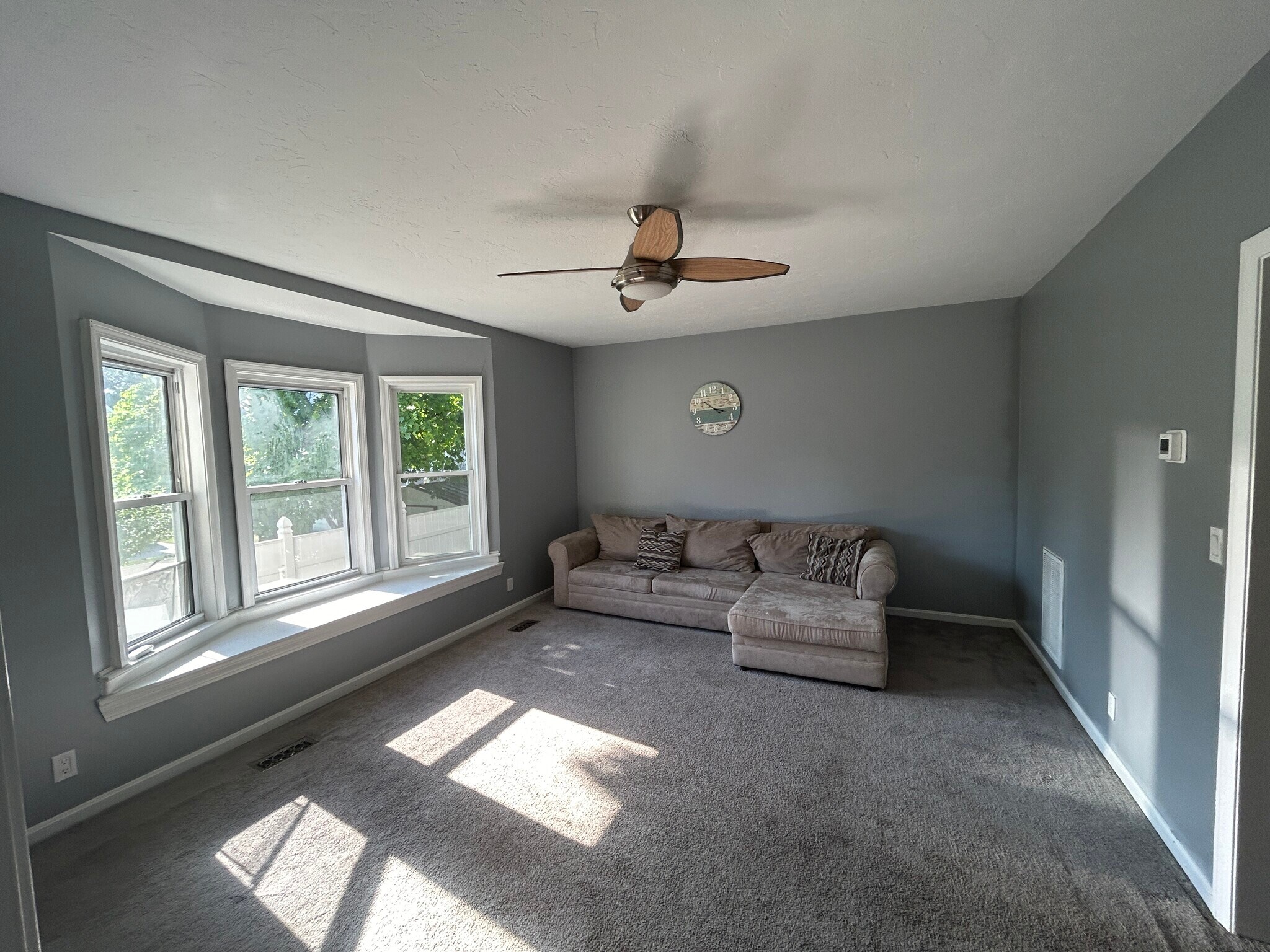 Living room - 55 Cushing Ave