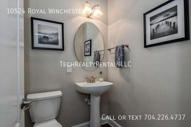 Building Photo - 10524 Royal Winchester Dr