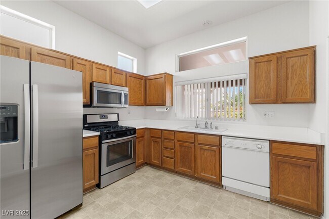 Building Photo - 10416 W Linfield Pl