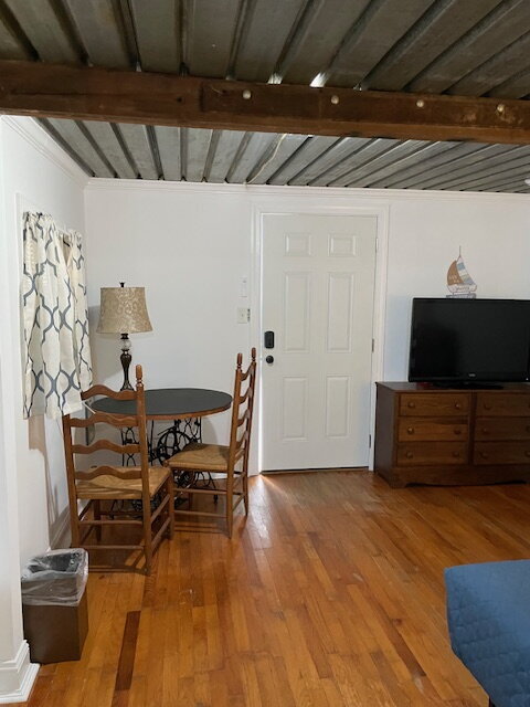 Building Photo - Country Setting.  Charming Fully furnished Cabin with Utilities included!