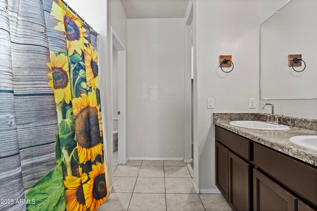 Building Photo - 4972 E Living Stone Way