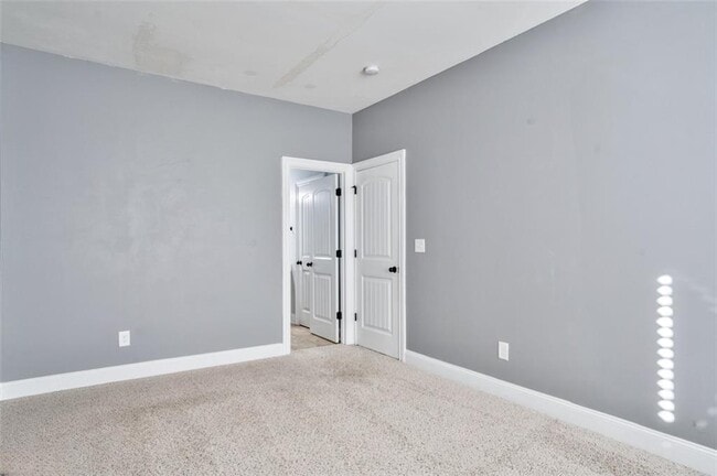 Building Photo - 5390 Breckinridge Ln