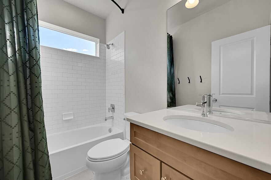 Building Photo - 16556 Hallmark Trl