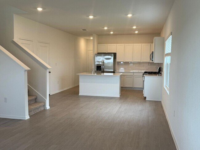 Building Photo - 109 Imola St