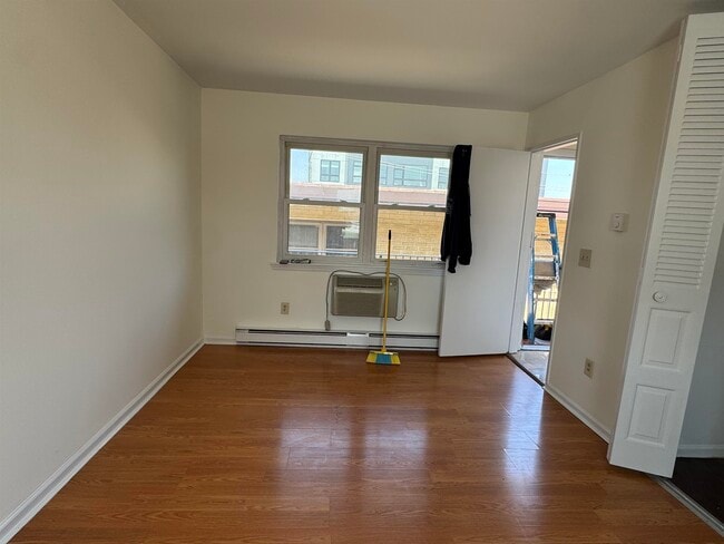 Building Photo - 81 70th St