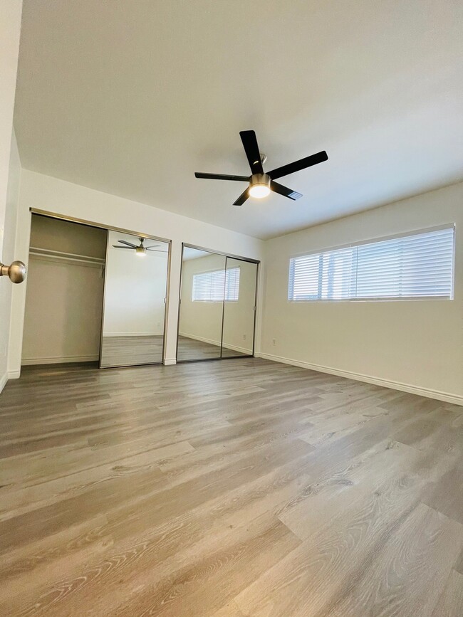 Building Photo - 5635 Laurel Canyon Blvd
