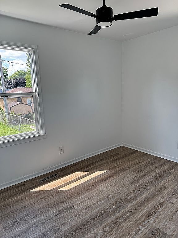 Building Photo - 2465 Trygg Dr