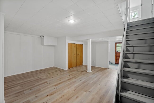 Building Photo - AVAILABLE AUGUST 1ST!! DON'T MISS THIS 3 B...