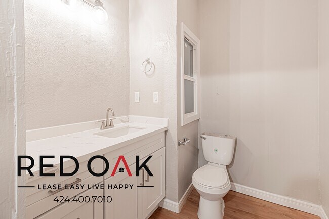 Building Photo - 4606 S Vermont Ave