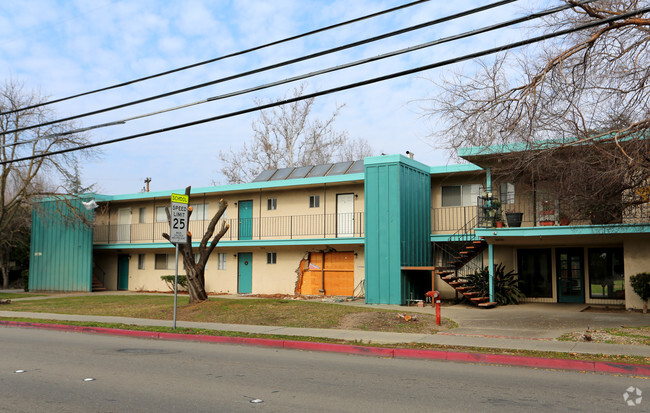 Primary Photo - Lincoln Patio Apartments