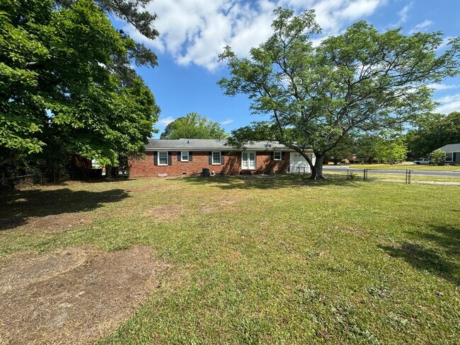 Building Photo - Close to Cape Fear Valley Hospital