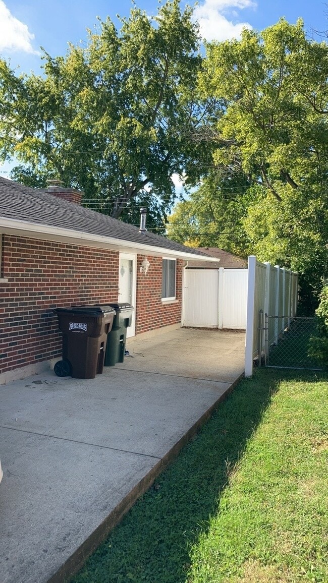 Building Photo - 4783 Loxley Dr