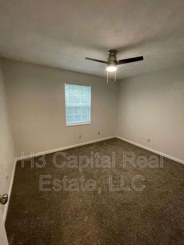 Building Photo - 130 Brookview Dr