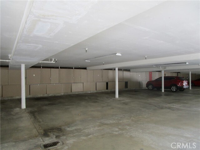 Building Photo - 747 Fairview Ave