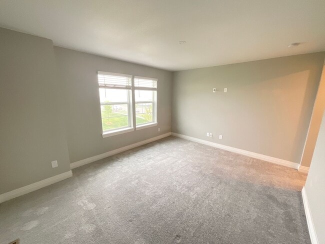 Building Photo - 3 Bedroom Townhome Available Near Voyager ...