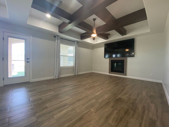 Building Photo - East El Paso 4 bed 2 bath Refrig A/C with gorgeous landscaping!