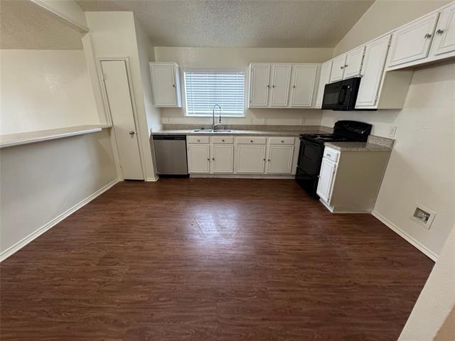 Building Photo - 4024 Periwinkle Dr