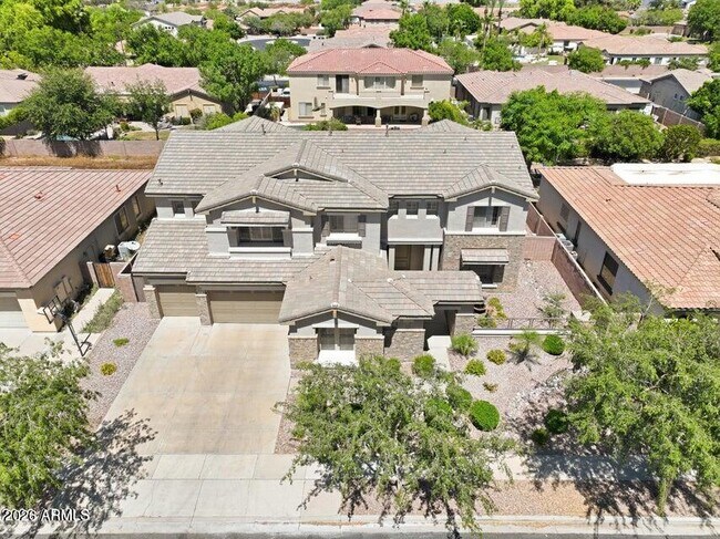 Building Photo - 900 W Macaw Dr